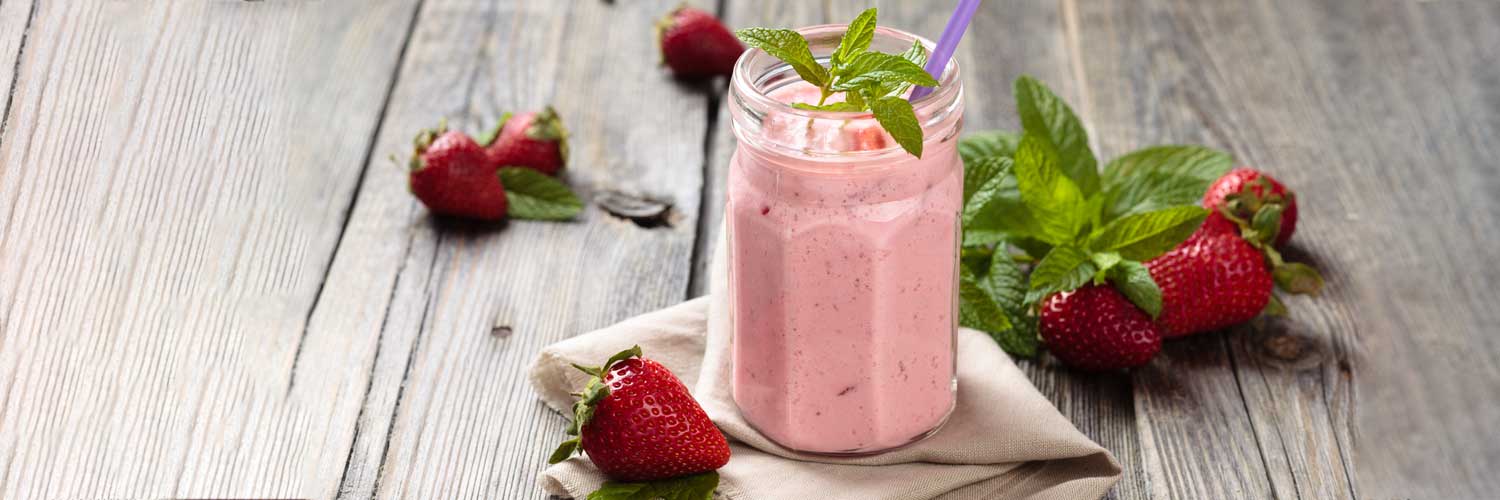 Erdbeer_Mandel_Proteinshake_1500_500px